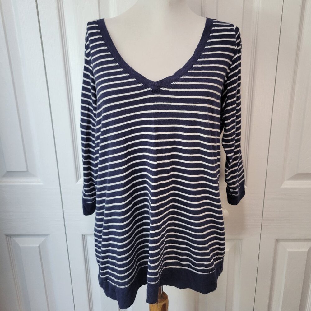 TORRID Navy Blue White Horizontal Striped V-Neck 3/4 Sleeve Top sz 00 Autumn